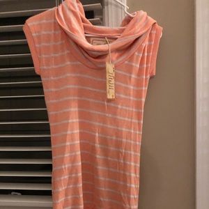 Short Sleeve Thin Sweater Top Size M (NWT)